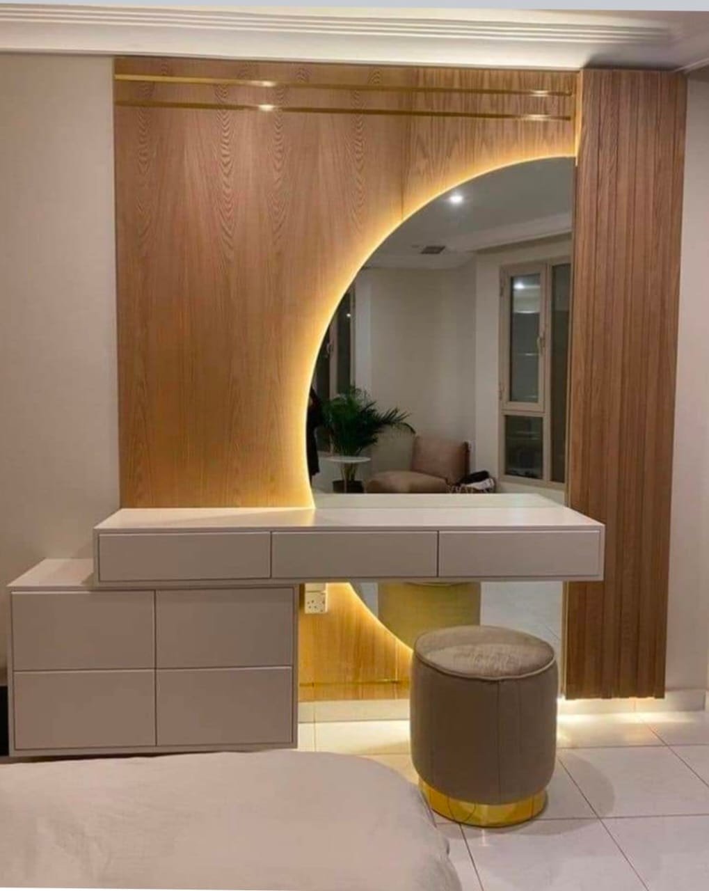 Modern Hall Partition