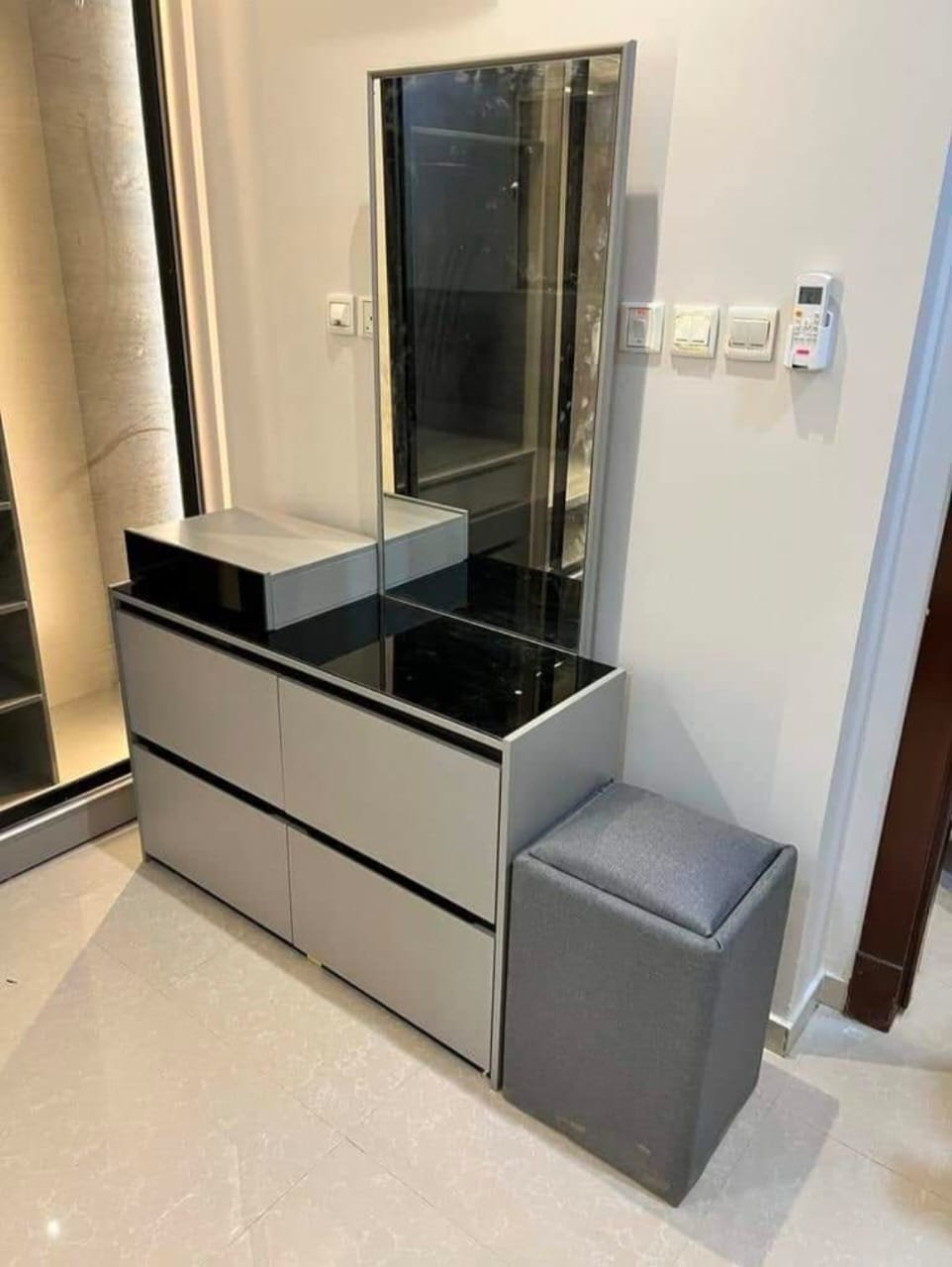 Modern Hall Partition