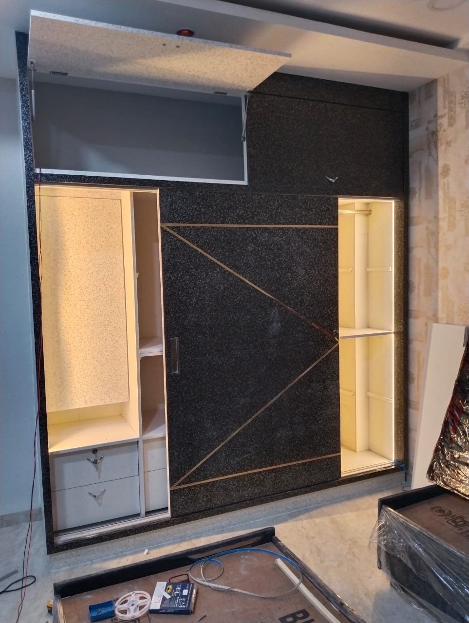 Modern Hall Partition